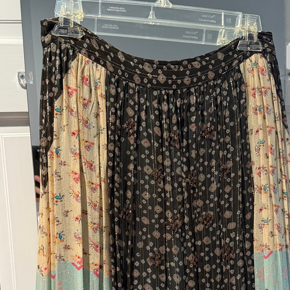 Floral Patterned Skirt - Black and Cream